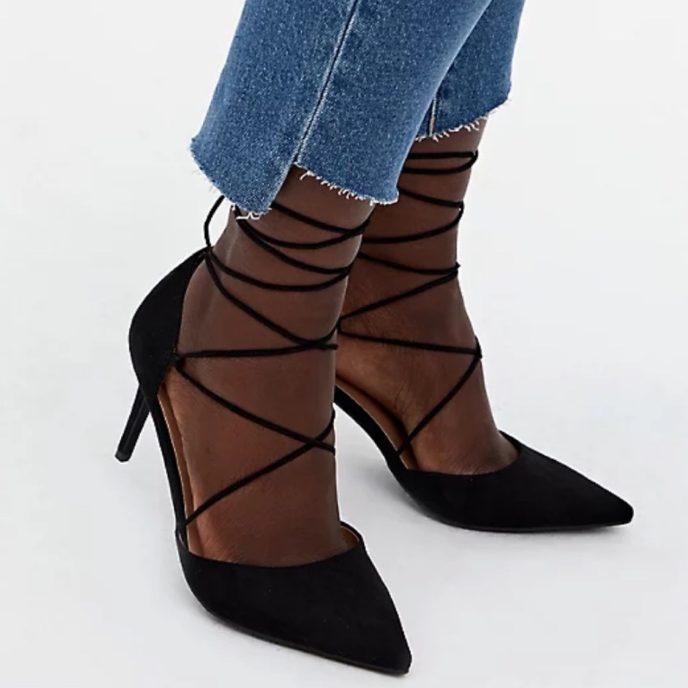 NWT TORRID WW Black Lace Up Pump